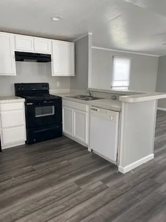 1800 N Live Oak St #51