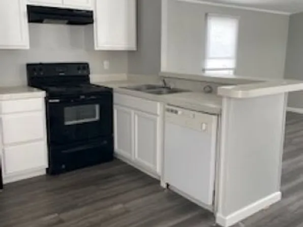 1800 N Live Oak St #51, Rockport, TX 78382