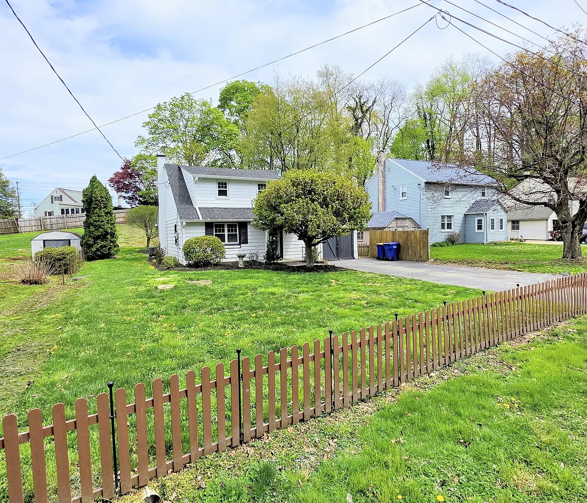 Building Photo - 607 Beaver Valley Pike