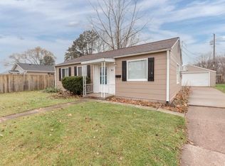 963 40th St, Moline, IL 61265