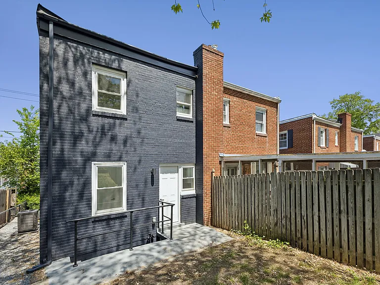 4627 H St SE — Photo 21