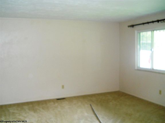 3rd image of 223 Norvell Dr