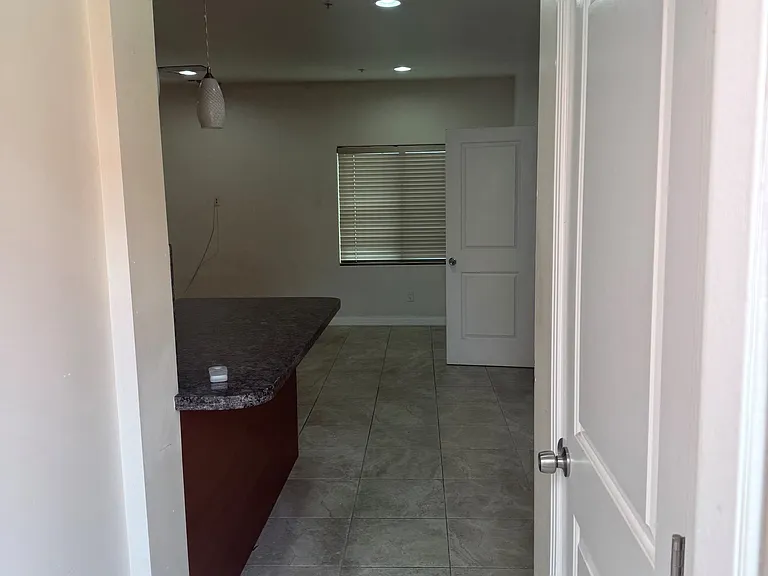 1295 University Ave #4 — Photo 9