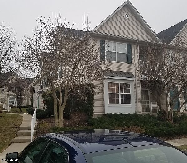1st image of 233 Cambridge Ct