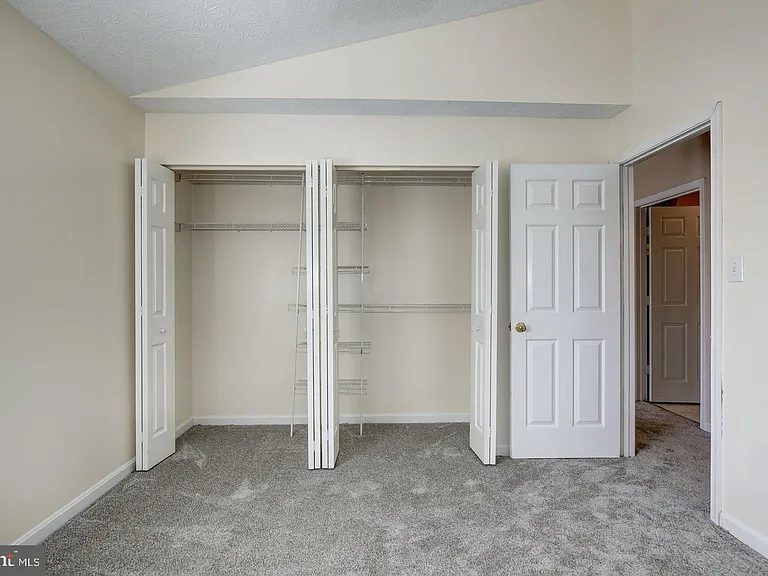 2106 Whitehall Rd #2D — Photo 29