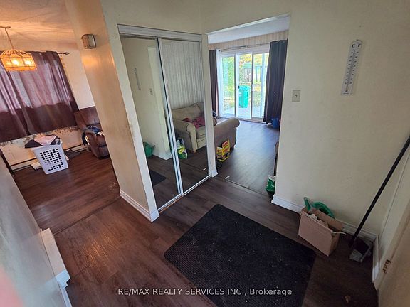 4th image of 49 Huntingwood Cres