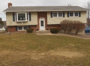 2423 Hillview Dr, Cato, NY 13033
