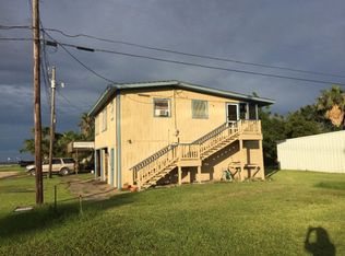 102 Main St, Port o connor, TX 77982