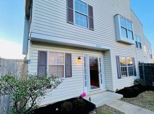 6122 Hoskins Hollow Cir #A, Centreville, VA 20121