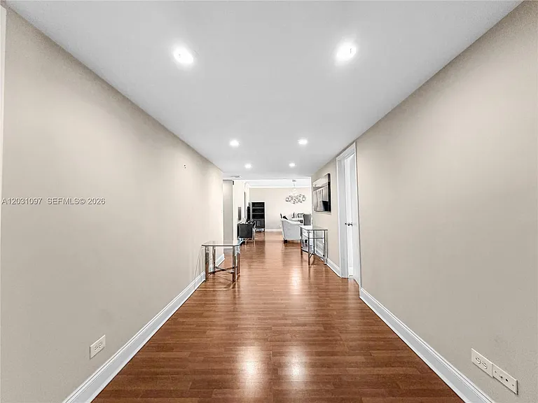 1800 NE 114th St #1607 — Photo 14
