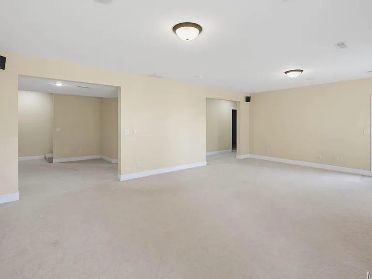 1835 Evondale Dr — Photo 24