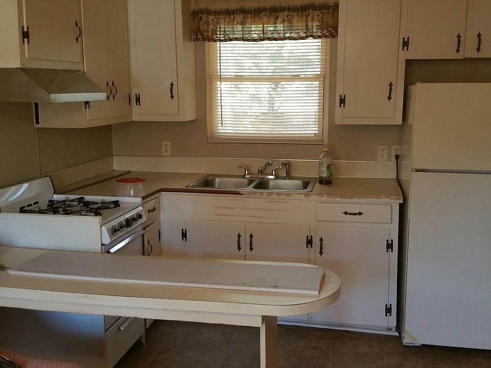 1st image of 207 Garrison Dr APT 10