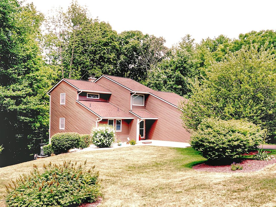 1st image of 301 Blue Mountain Dr