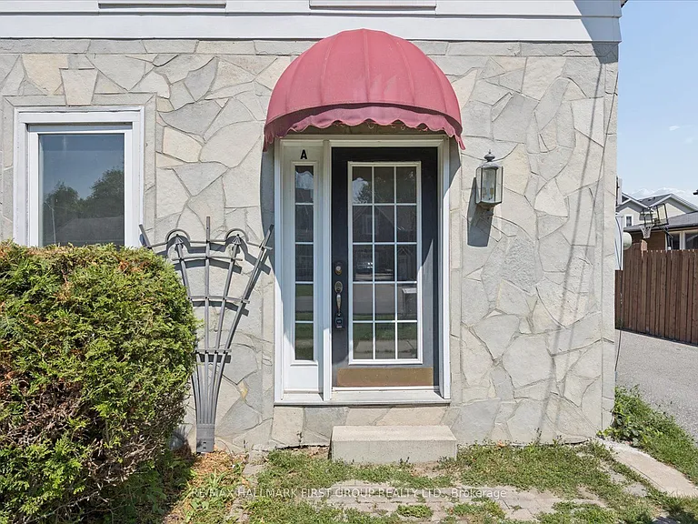 211 Casimir St — Photo 2