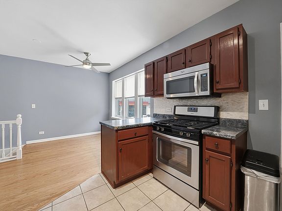 5th image of 2504 W Balmoral Ave APT 1D