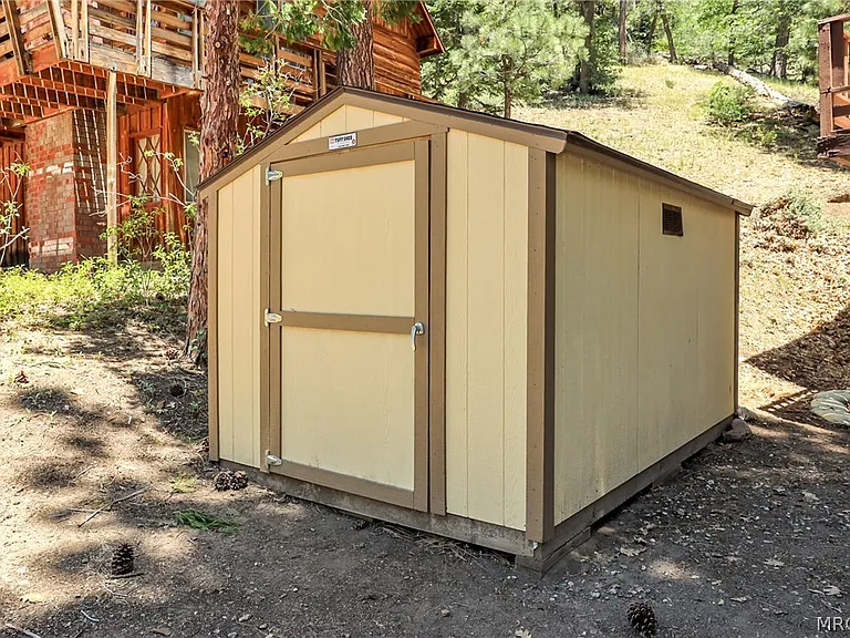 921 Menlo Dr — Photo 5