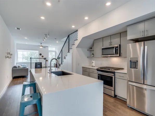 2002 E 7th St APT 217, Austin, TX 78702
