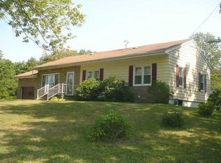 9758 Center Rd, Fredonia, NY 14063