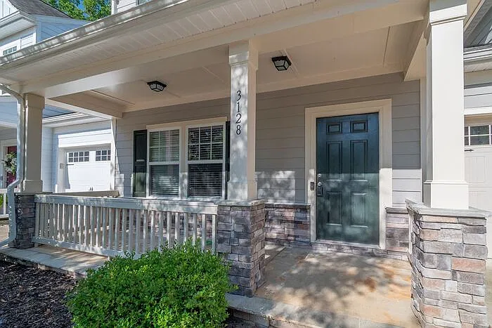 4 bed, 2.5 bath, 2140 sqft, $2,195 — Photo 3