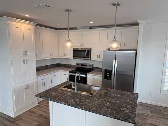 5th image of 310 8th St #310
