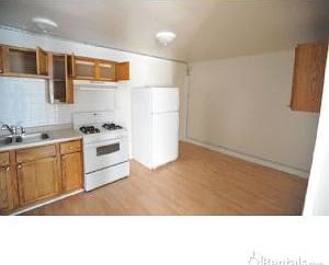 4th image of 217 W 15th St #2