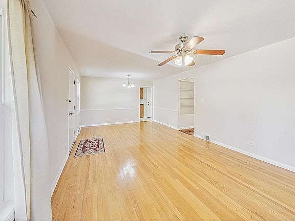 3rd image of 1965 Thornwood Ln