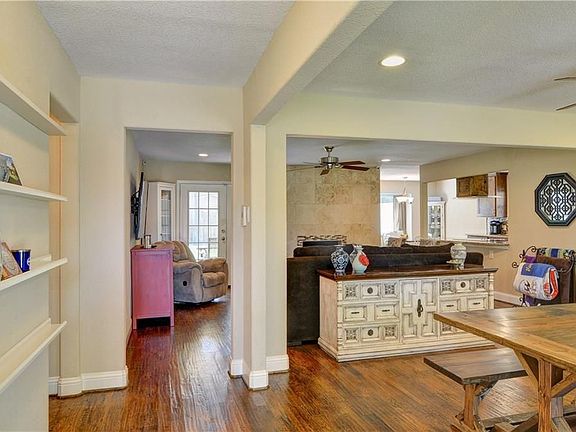3rd image of 3206 Leahy Dr