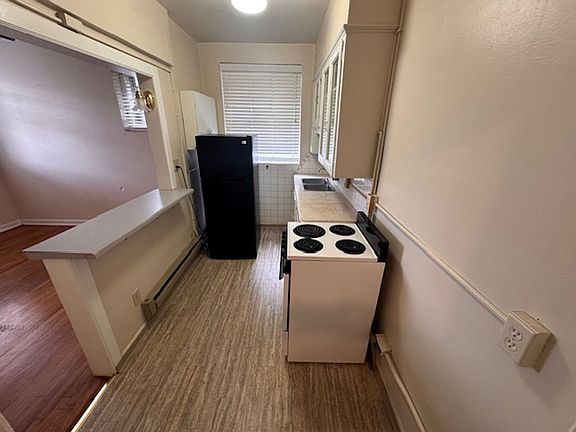 3rd image of 1428 W 10th Ave #3