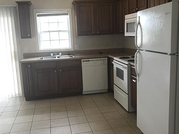 Kitchen + dining area