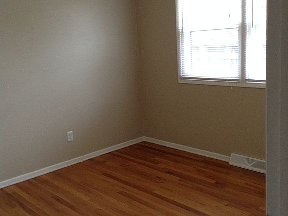 2nd image of 8441 Grandview Ln