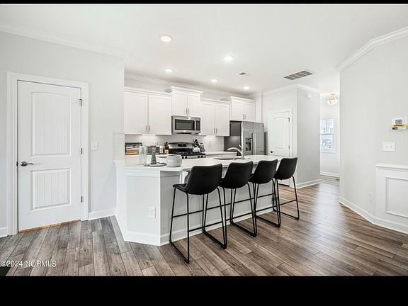 2nd image of 209 White Stone Pl