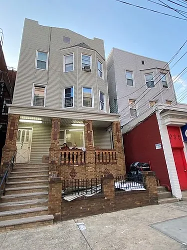 233 Avenue E #2 Photo 1