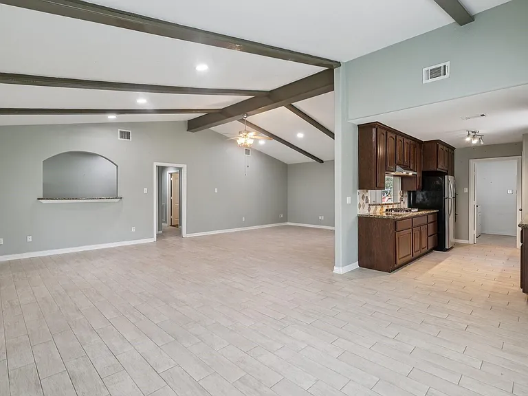 3919 Galway Ln — Photo 10