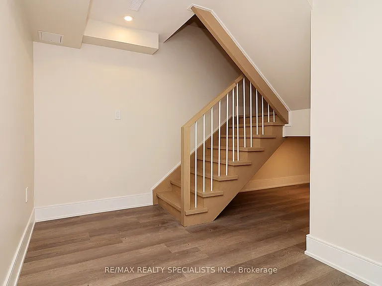 1046 Roosevelt Rd — Photo 26