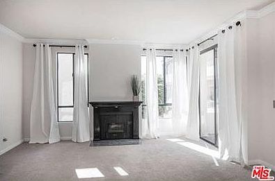 1st image of 13920 Moorpark St APT 203