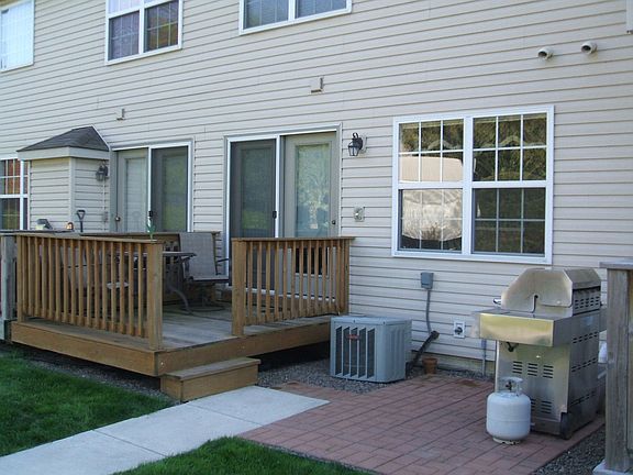 2nd image of 240 Knollwood Rd