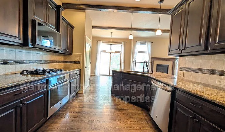 6209 Leon Young Dr — Photo 22
