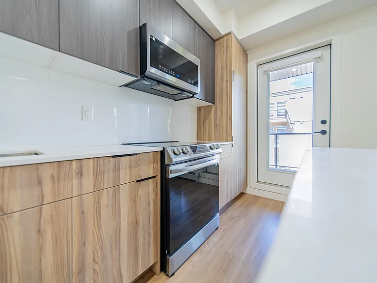 320 19th Ave SW — Photo 42