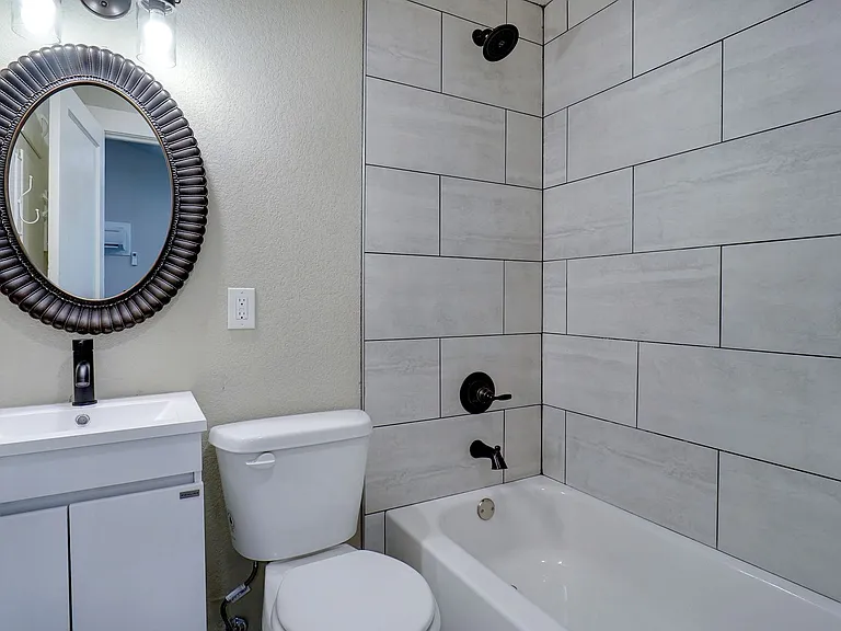 1511 Clover Ln. — Photo 6