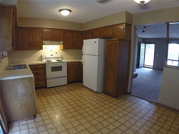 3rd image of 304 N Rice St