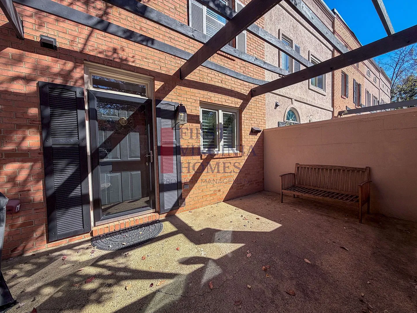 Move-In Ready Garden Court Townhome 2 Bed / 2.5 Bath — Photo 3