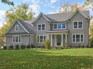 1 Legend Hollow Ct, Freehold, NJ 07728