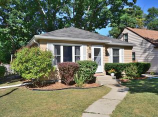 3201 N 91st St, Milwaukee, WI 53222