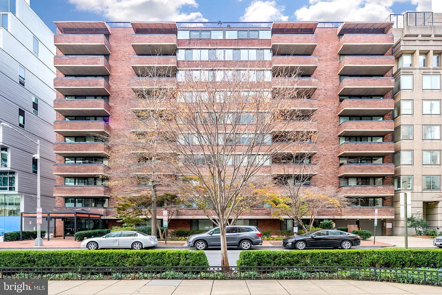 2 bed, 1000 sqft, $4,850 — Photo 1