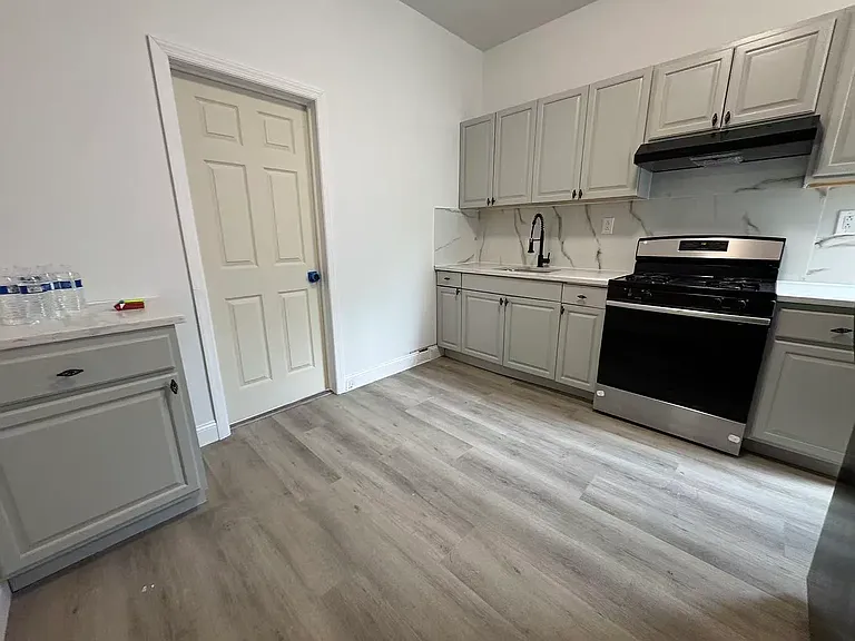 60-23 54th Pl #1R — Photo 3