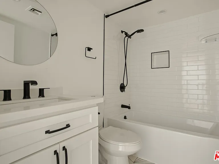 2020 Delaware Ave #7 — Photo 19