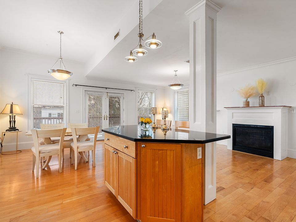 1st image of 714 E 4th St #3