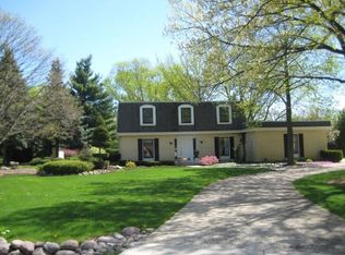 6N141 Highland St, Medinah, IL 60157