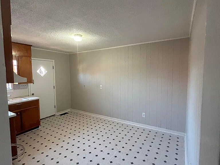 501 Jerry Coleman St — Photo 8