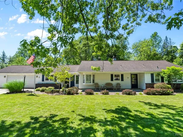 50 Maple Dr, Bowmansville, NY 14026